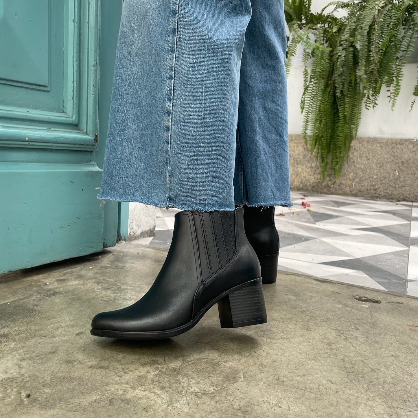 Botines Isa con elastico - Negro