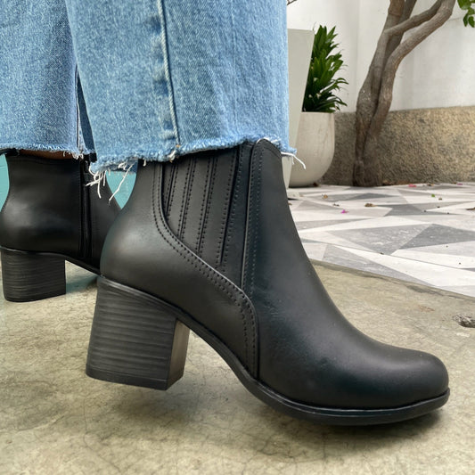 Botines Isa con elastico - Negro