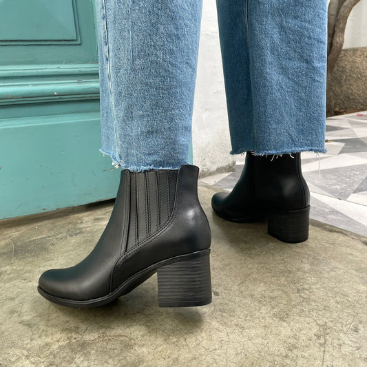 Botines Isa con elastico - Negro